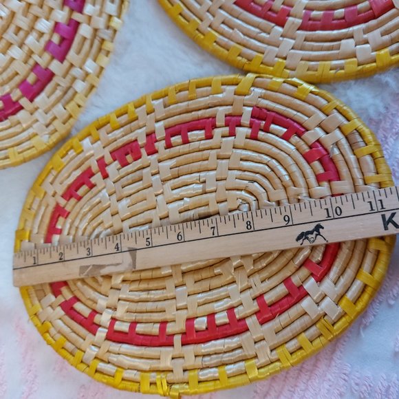 Vintage Handmade Wicker Oval Table Mat Lot of 3 Red/Pink/Burgundy 11.5" x 8.5" - Picture 3 of 8